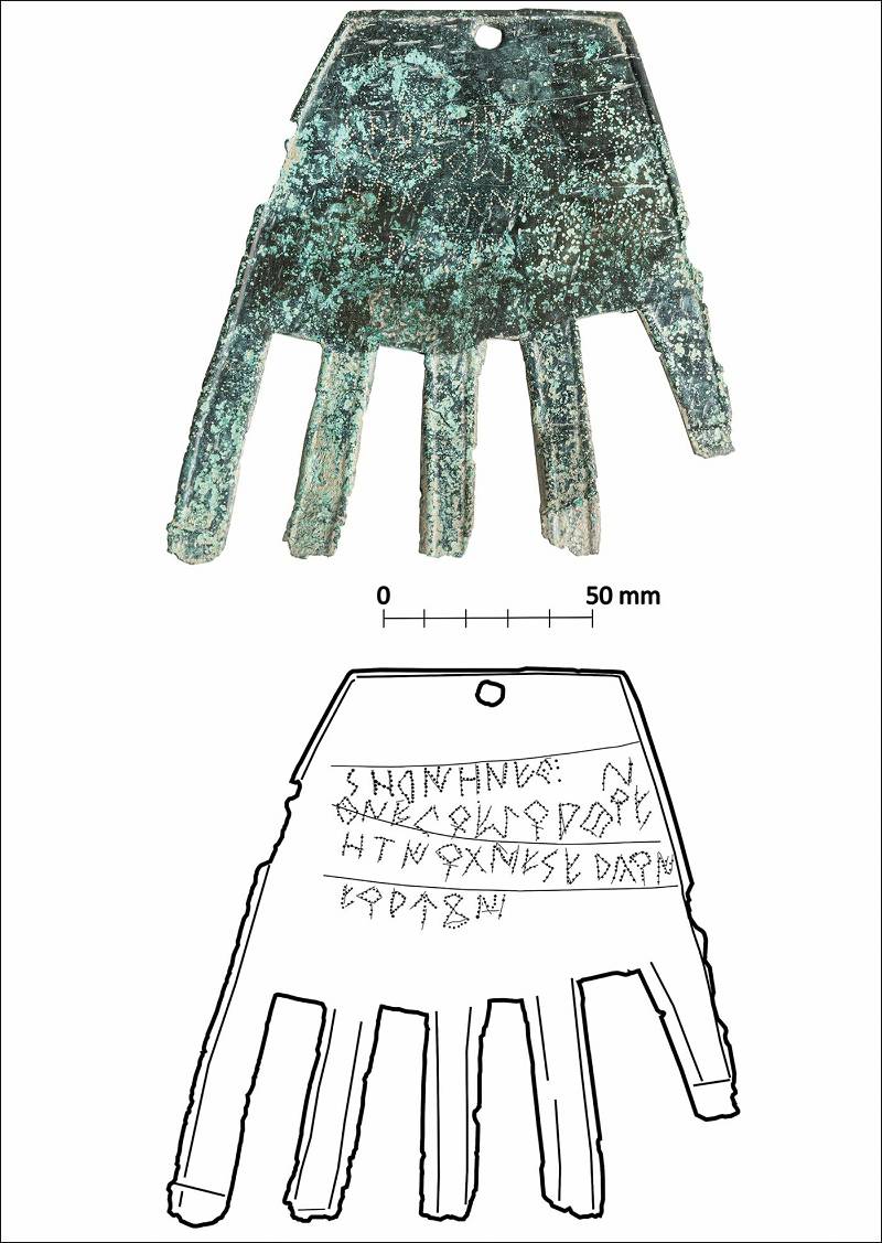 Amulet with Vasconic language
